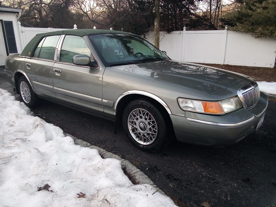 2001 Mercury Grand Marquis - Image 2 of 21