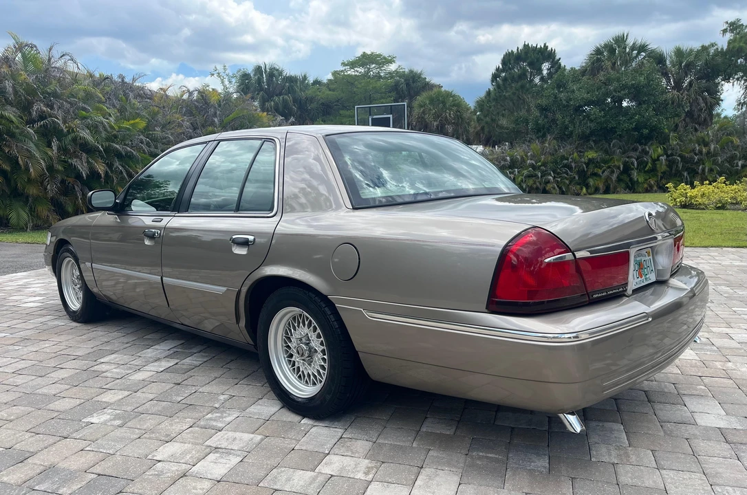 2001 Mercury Grand Marquis - Image 9 of 31