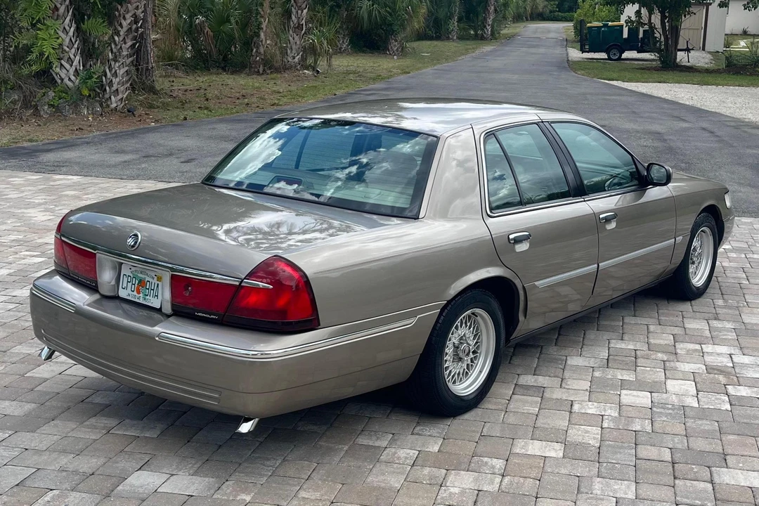 2001 Mercury Grand Marquis - Image 4 of 31