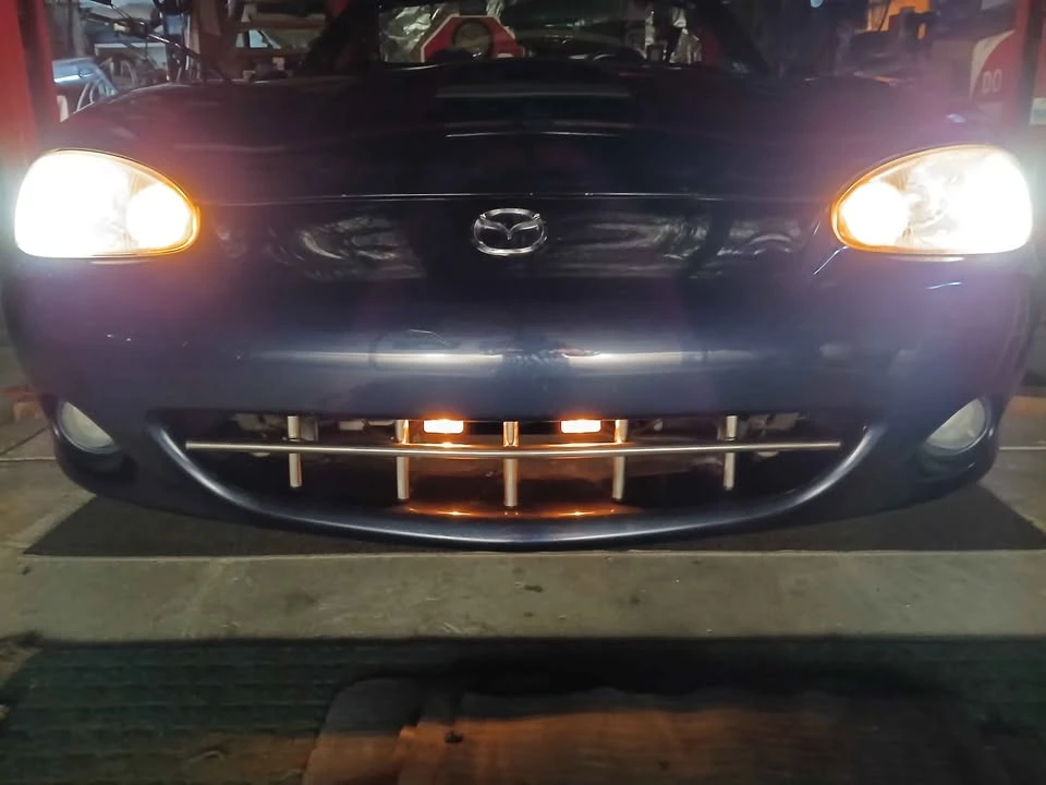 2001 Mazda NB MX-5 Miata - Image 3 of 10