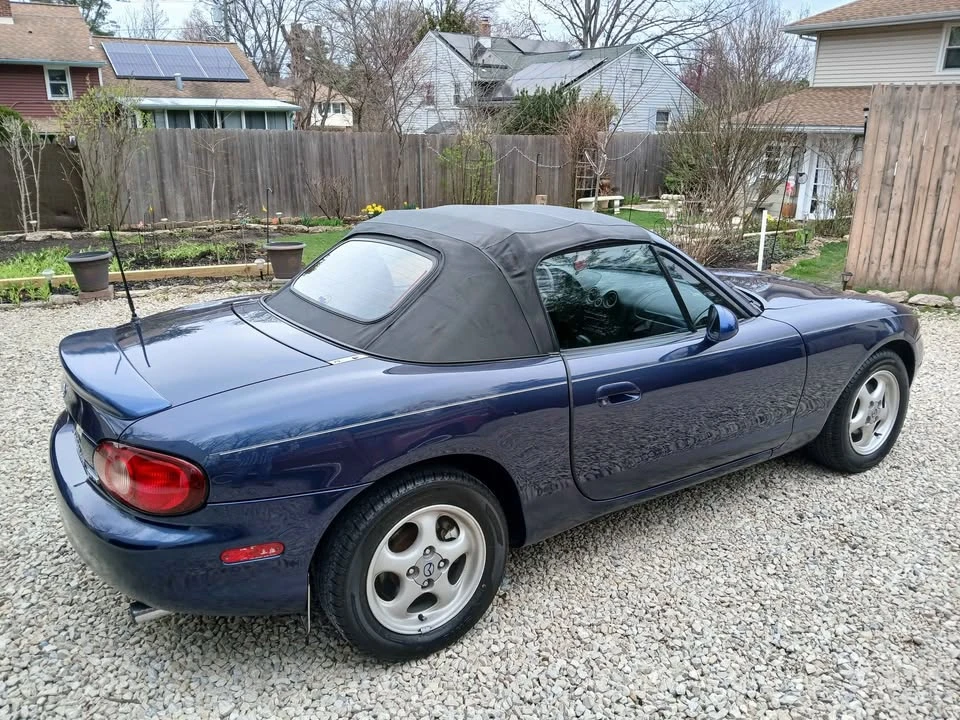2001 Mazda NB MX-5 Miata - Image 2 of 10
