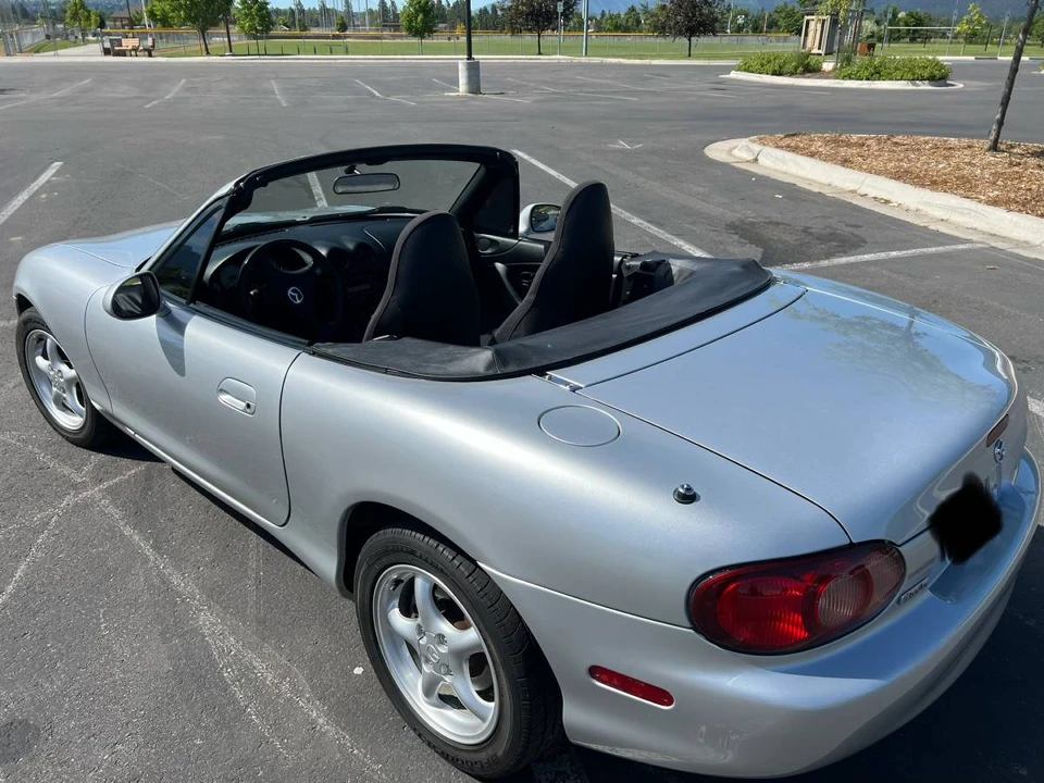 2001 Mazda NB MX-5 Miata - Image 4 of 6