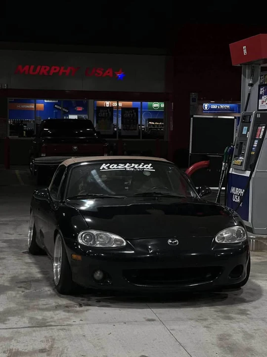 2001 Mazda NB MX-5 Miata - Image 2 of 4