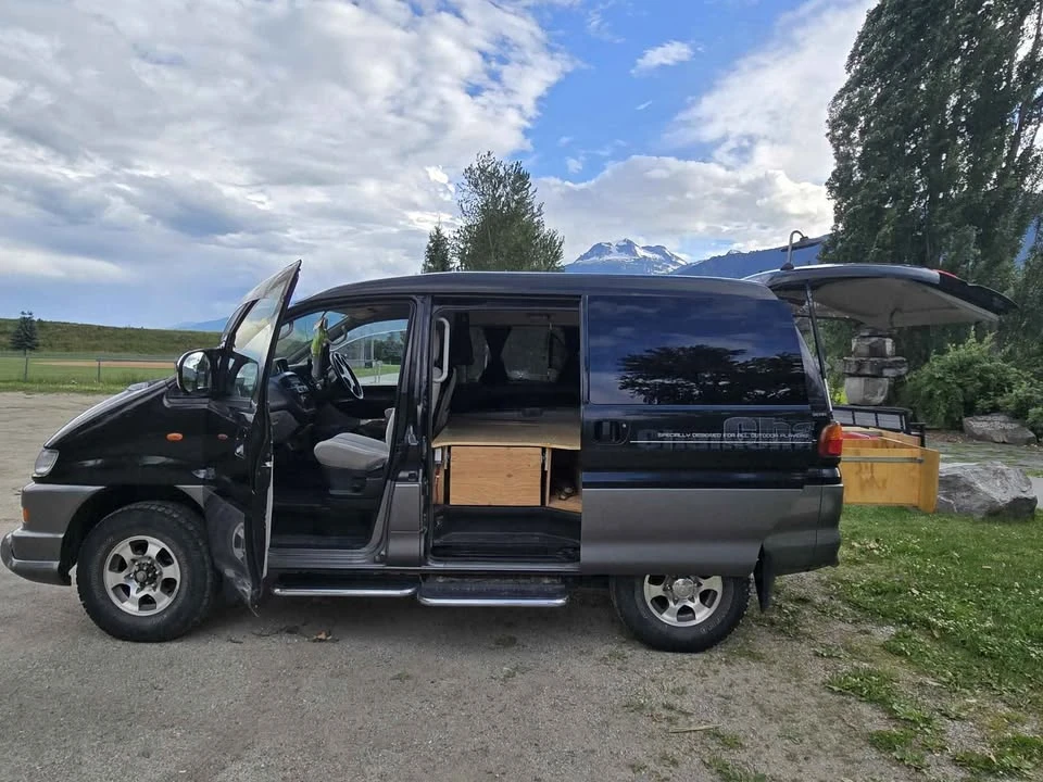 2001 Mitsubishi Delica 4th Gen - Image 6 of 7