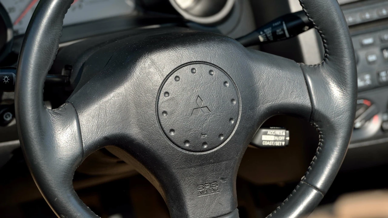2001 Mitsubishi Eclipse 3rd Gen - Image 16 of 23