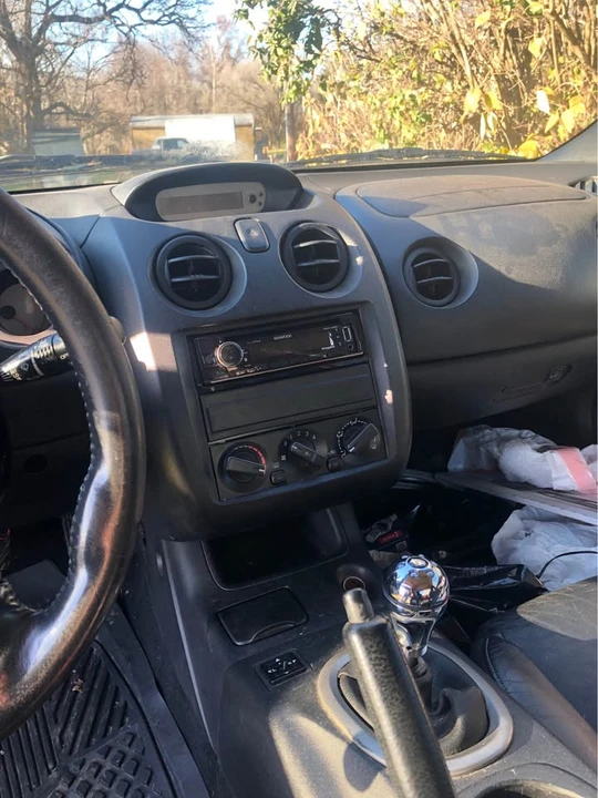 2001 Mitsubishi Eclipse 3rd Gen - Image 2 of 10