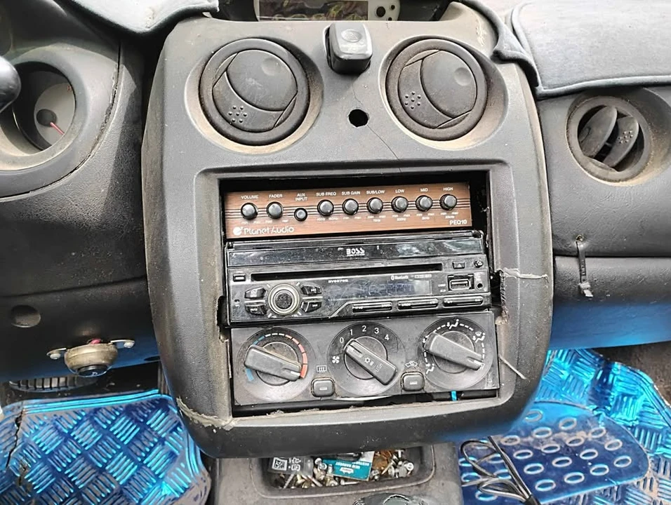 2001 Mitsubishi Eclipse 3rd Gen - Image 6 of 12