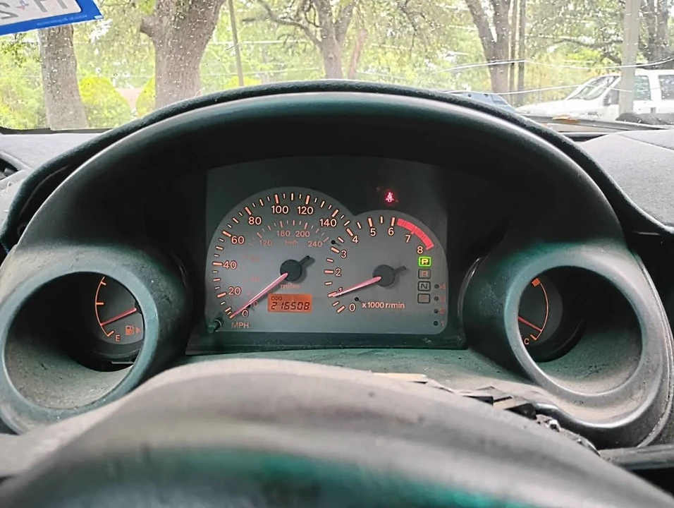 2001 Mitsubishi Eclipse 3rd Gen - Image 4 of 12