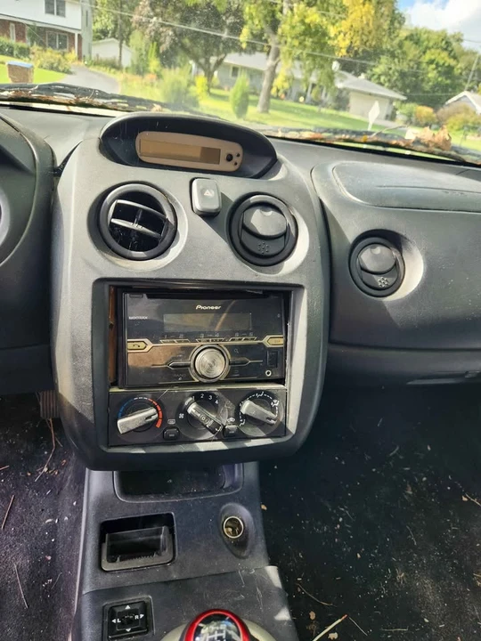 2001 Mitsubishi Eclipse 3rd Gen - Image 9 of 13