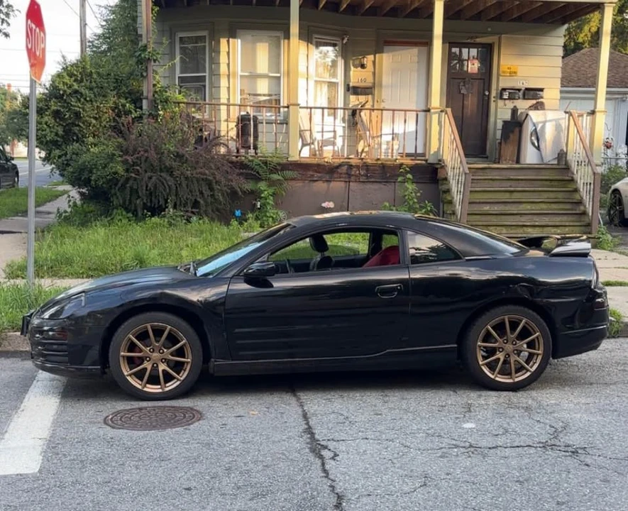 2001 Mitsubishi Eclipse 3rd Gen - Image 2 of 3
