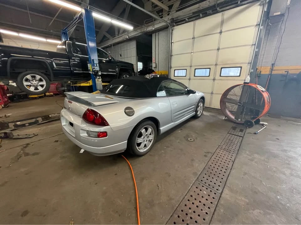 2001 Mitsubishi Eclipse 3rd Gen - Image 3 of 10