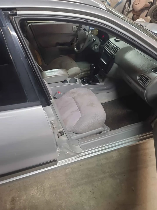 2001 Mitsubishi Galant 8th Gen - Image 4 of 6