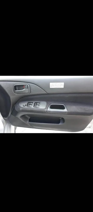2001 Mitsubishi Lancer - Image 14 of 18