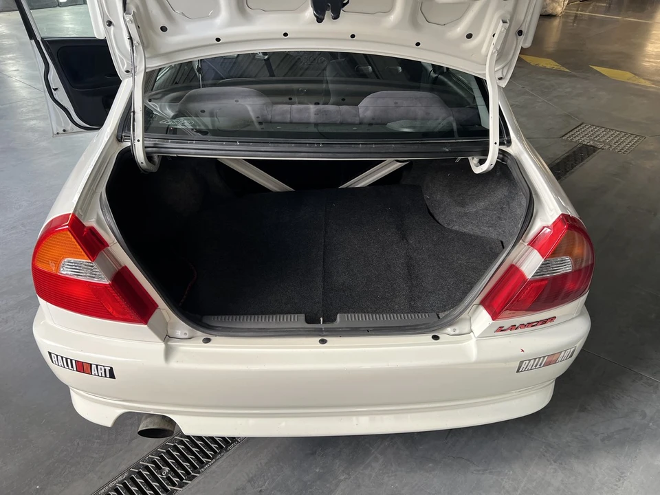 2001 Mitsubishi Lancer Evolution VI 6th Gen - Image 15 of 30
