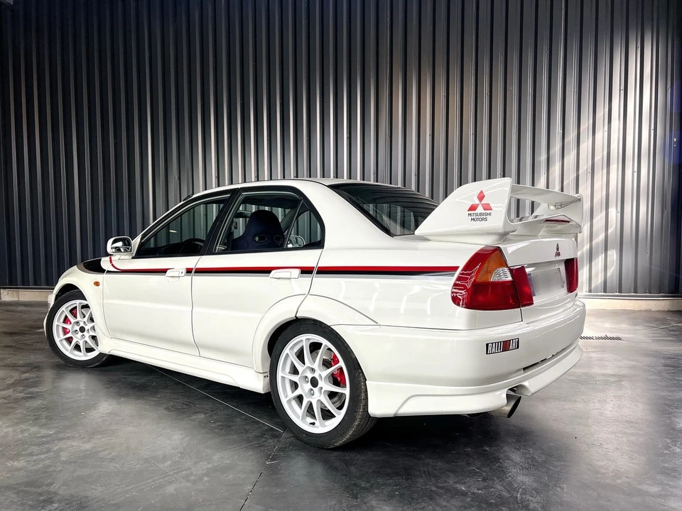 2001 Mitsubishi Lancer Evolution VI 6th Gen - Image 2 of 30