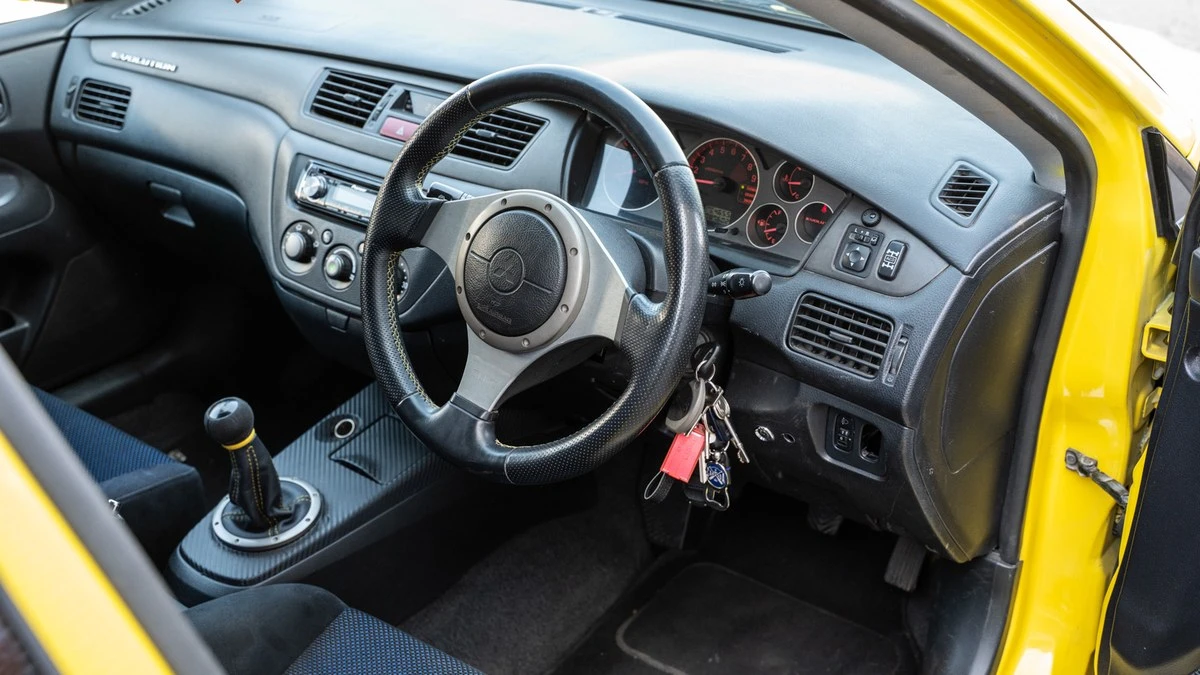 2001 Mitsubishi Lancer Evolution VII 7th Gen - Image 15 of 30