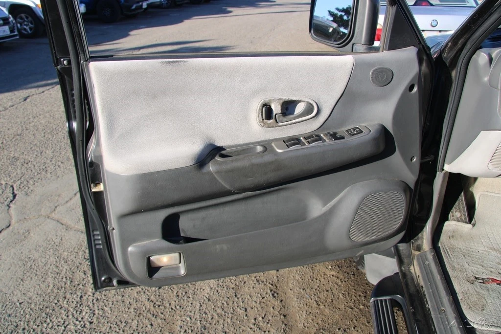 2001 Mitsubishi Pajero/Montero 3rd Gen - Image 11 of 21