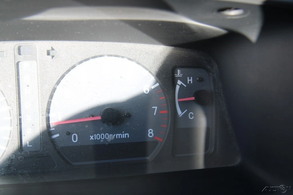 2001 Mitsubishi Pajero/Montero 3rd Gen - Image 14 of 21