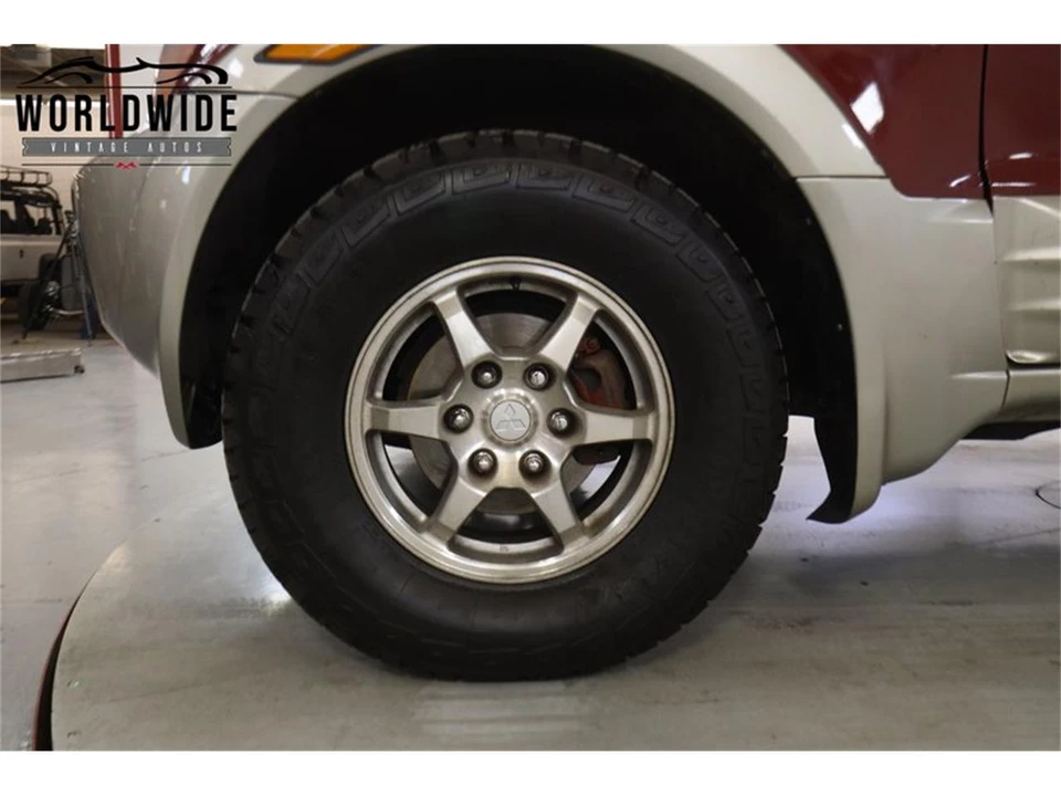 2001 Mitsubishi Pajero/Montero 3rd Gen - Image 12 of 31