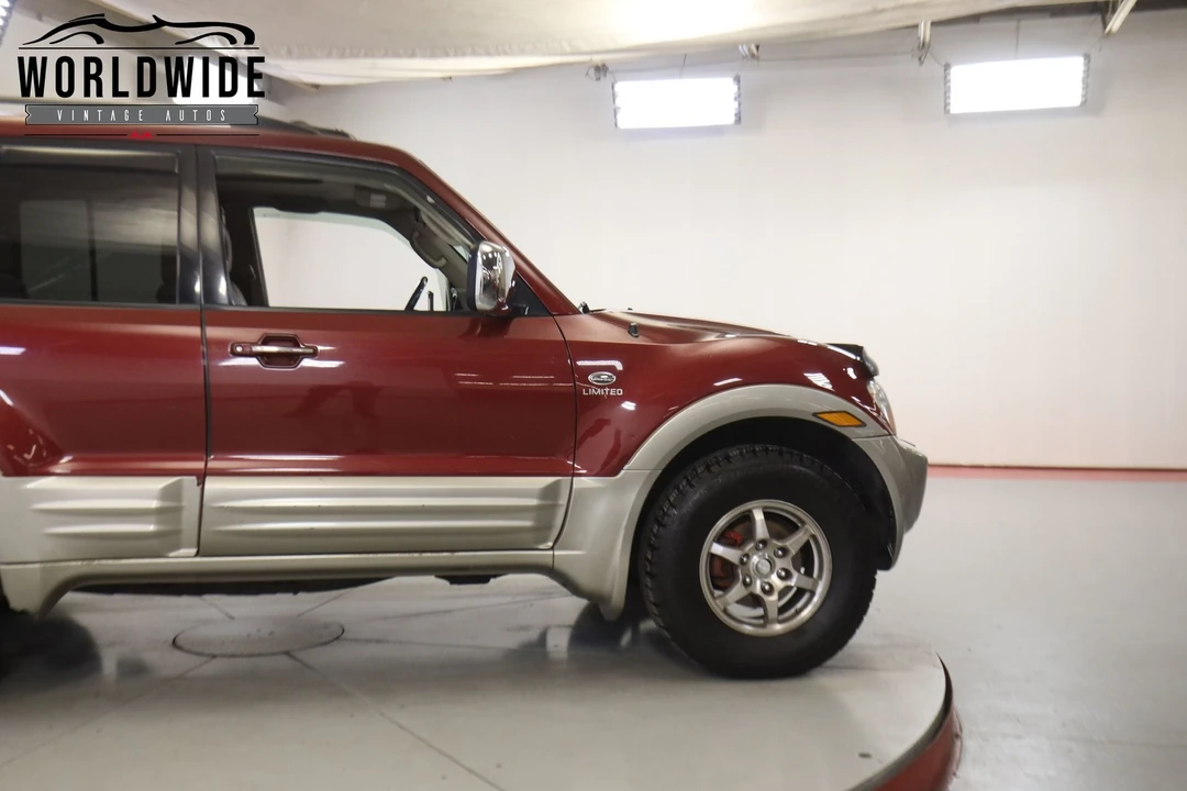 2001 Mitsubishi Pajero/Montero 3rd Gen - Image 3 of 4