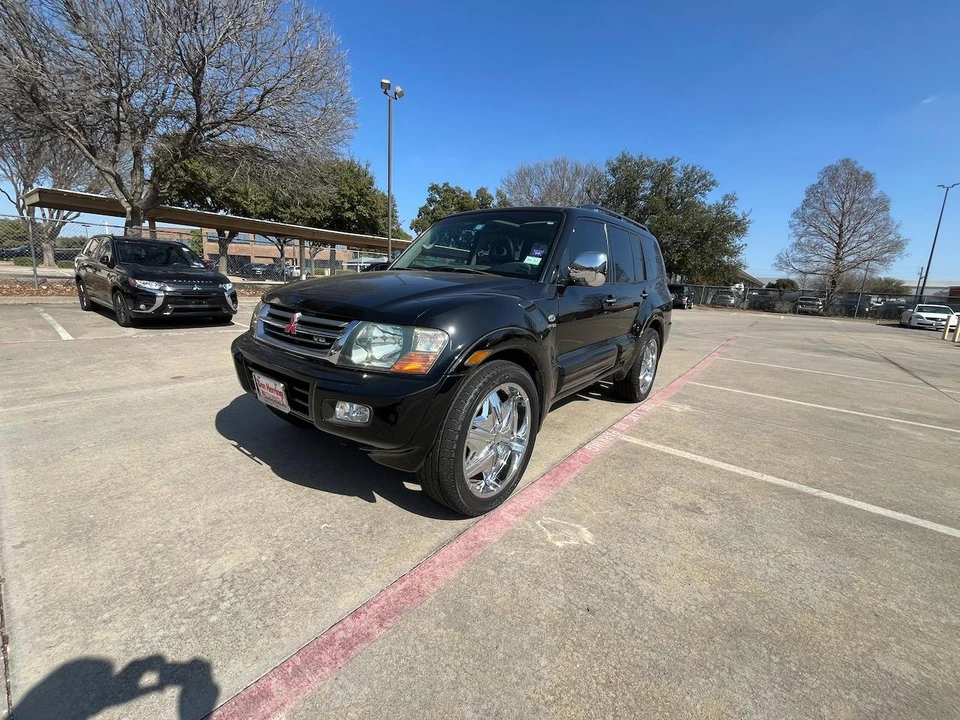 2001 Mitsubishi Pajero/Montero 3rd Gen - Image 2 of 31