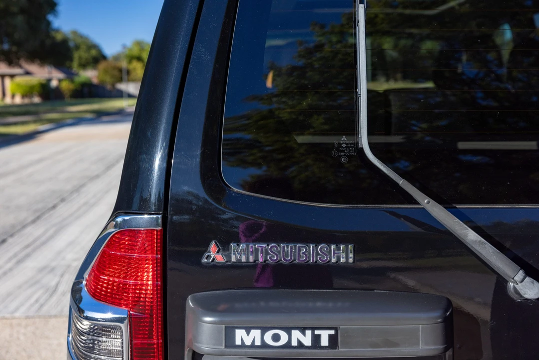 2001 Mitsubishi Pajero/Montero 3rd Gen - Image 25 of 31