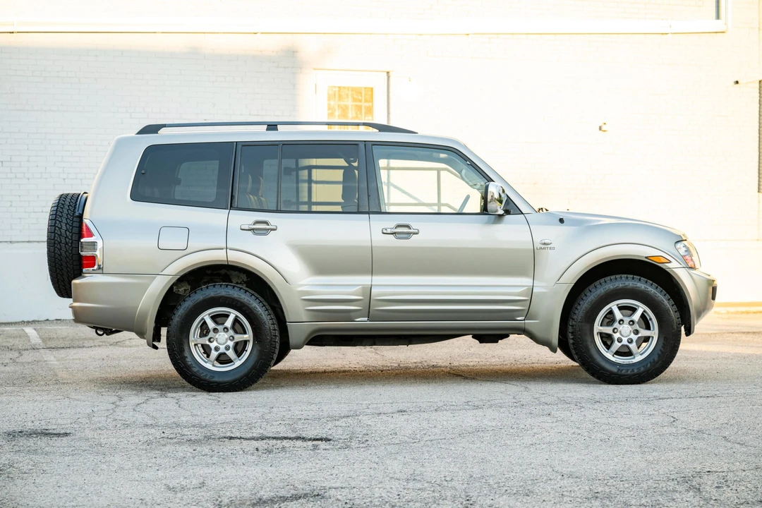 2001 Mitsubishi Pajero/Montero 3rd Gen - Image 13 of 31