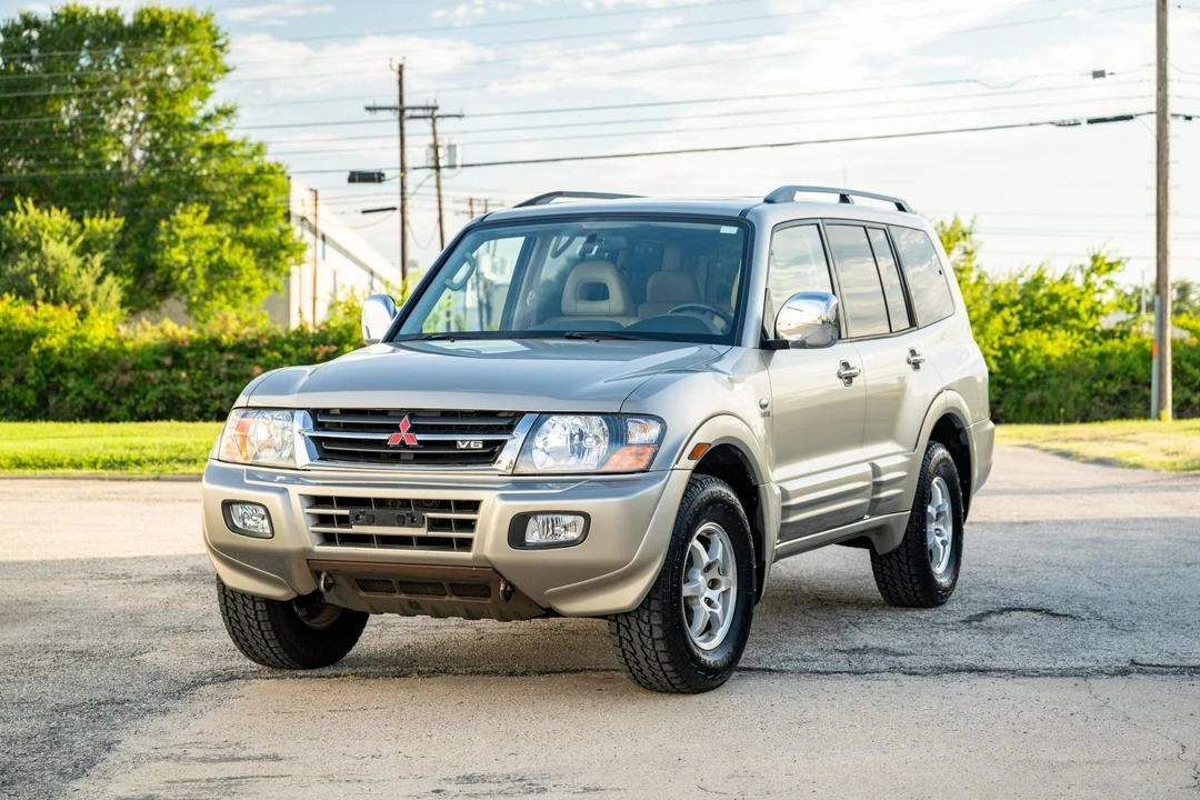 2001 Mitsubishi Pajero/Montero 3rd Gen - Image 2 of 31