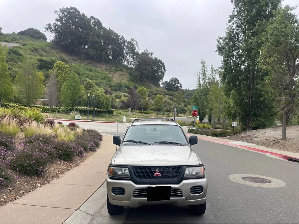 2001 Mitsubishi Pajero/Montero - Image 3 of 4