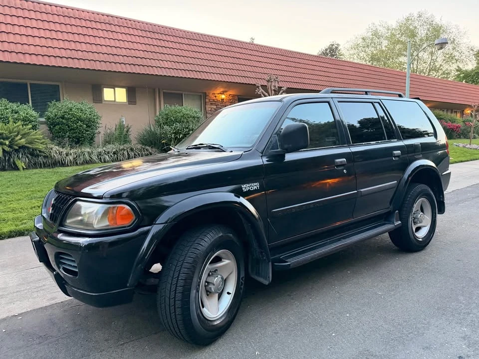 2001 Mitsubishi Pajero/Montero 3rd Gen - Image 2 of 13
