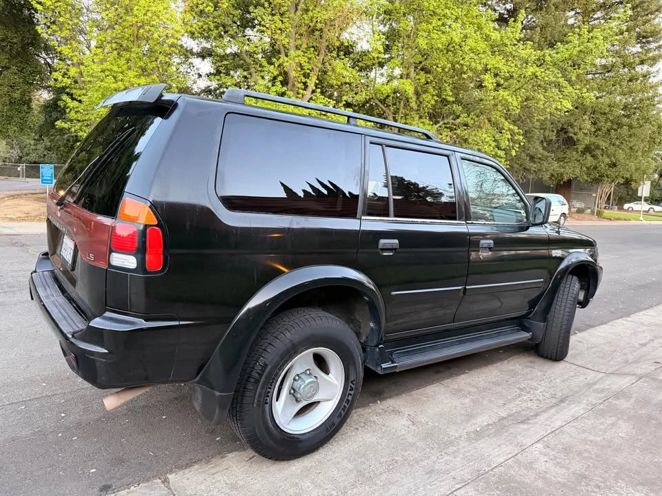 2001 Mitsubishi Pajero/Montero 3rd Gen - Image 3 of 13