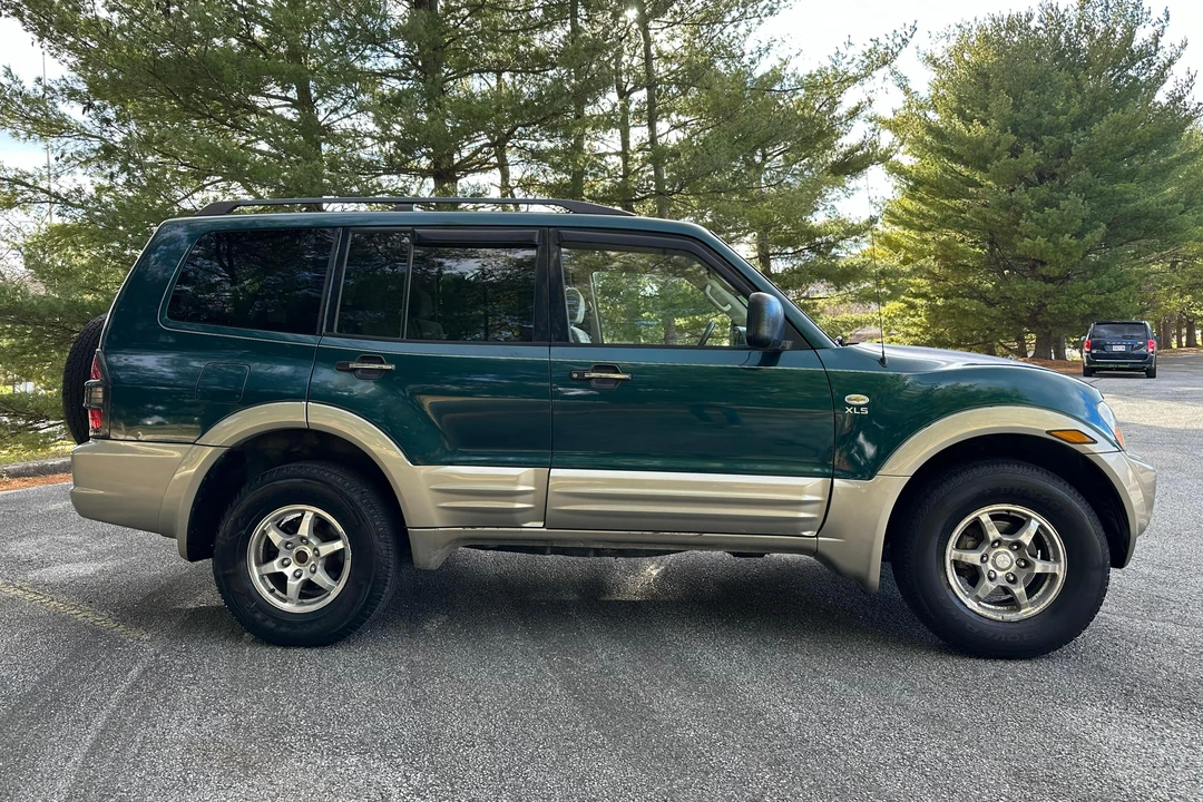 2001 Mitsubishi Pajero/Montero 3rd Gen - Image 3 of 31