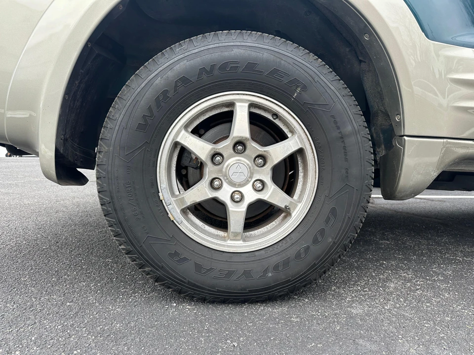 2001 Mitsubishi Pajero/Montero 3rd Gen - Image 31 of 31