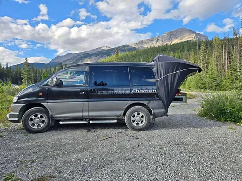 2001 Mitsubishi Delica Chamonix