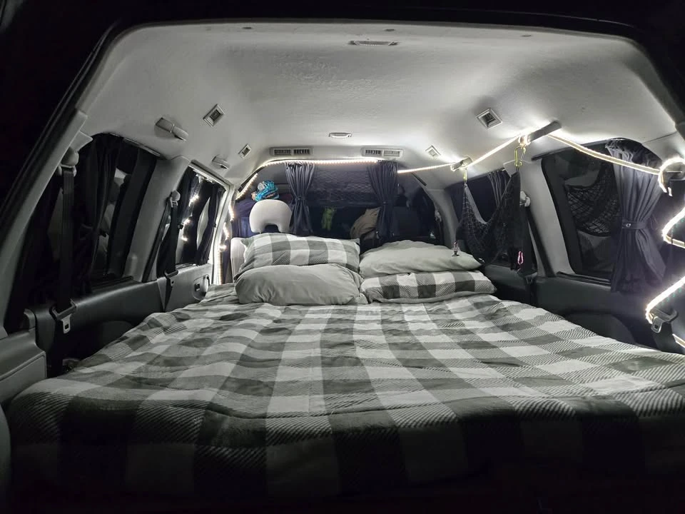 2001 Mitsubishi Delica 4th Gen - Image 8 of 12
