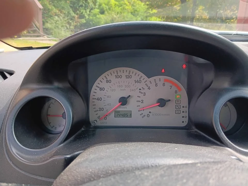 2001 Mitsubishi Eclipse 3rd Gen - Image 6 of 11