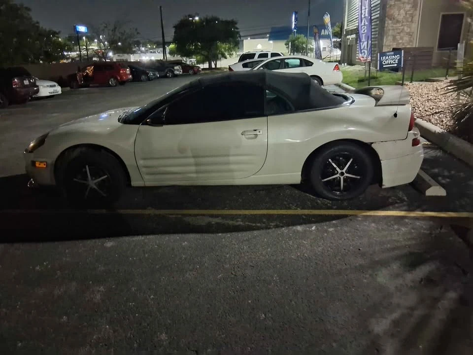 2001 Mitsubishi Eclipse 3rd Gen - Image 2 of 3