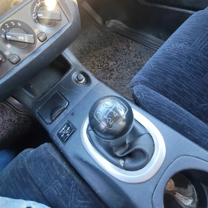 2001 Mitsubishi Eclipse 3rd Gen - Image 17 of 19