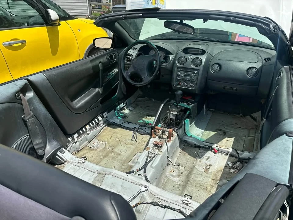 2001 Mitsubishi Eclipse 3rd Gen - Image 2 of 11