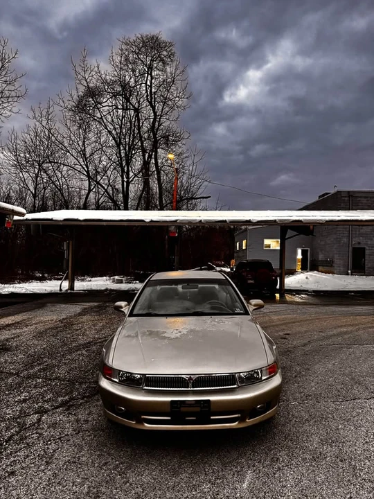 2001 Mitsubishi Galant 8th Gen - Image 2 of 20