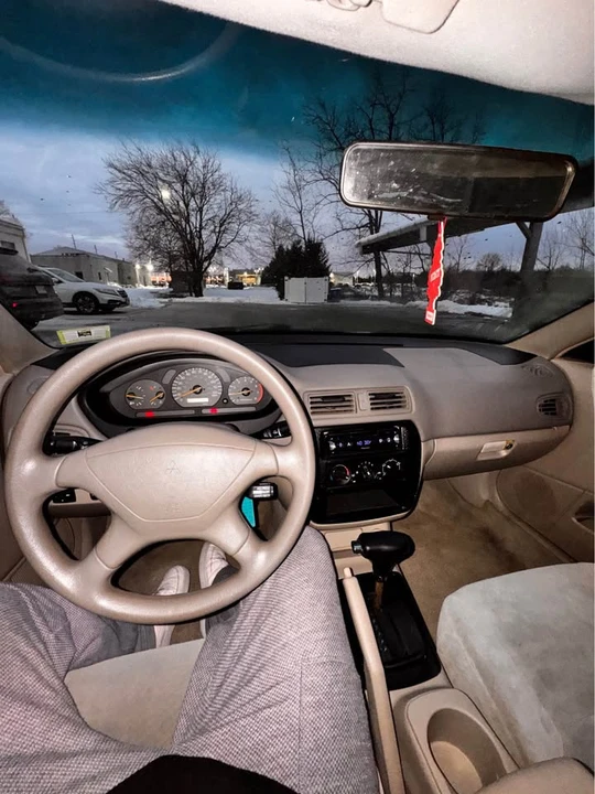 2001 Mitsubishi Galant 8th Gen - Image 16 of 20