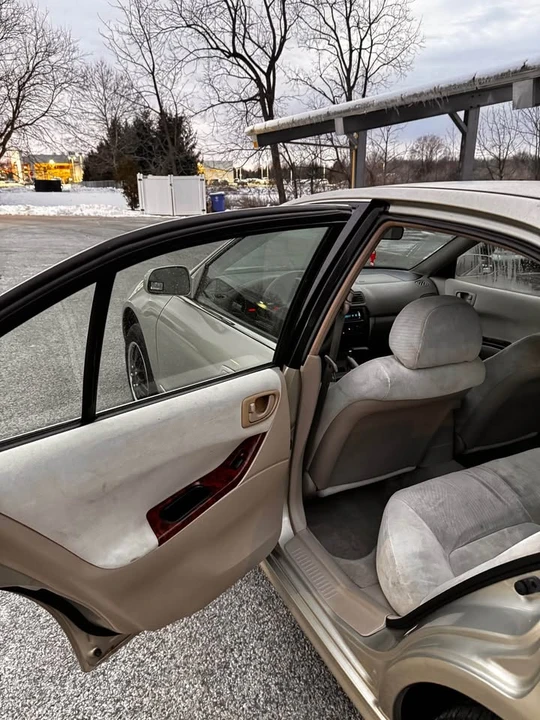 2001 Mitsubishi Galant 8th Gen - Image 11 of 20