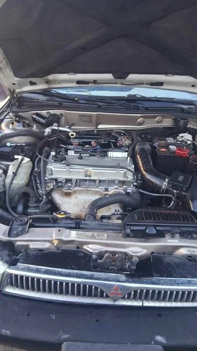 2001 Mitsubishi Galant 8th Gen - Image 5 of 9