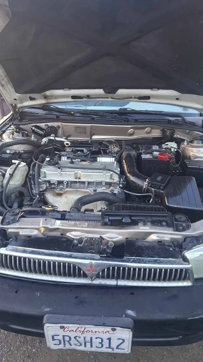 2001 Mitsubishi Galant 8th Gen - Image 2 of 9