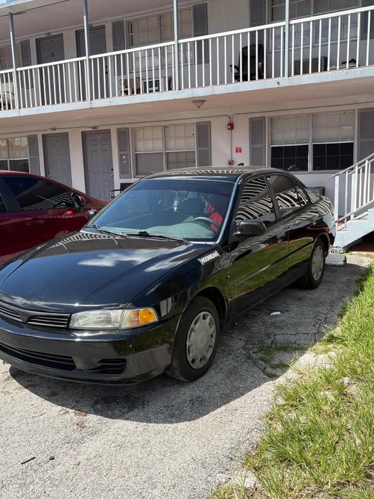 2001 Mitsubishi Mirage 5th Gen - Image 2 of 6
