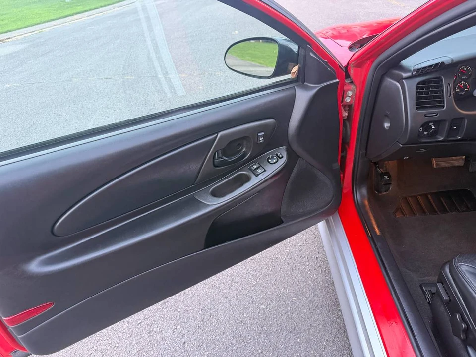 2001 Chevrolet Monte Carlo 6th Gen - Image 9 of 18