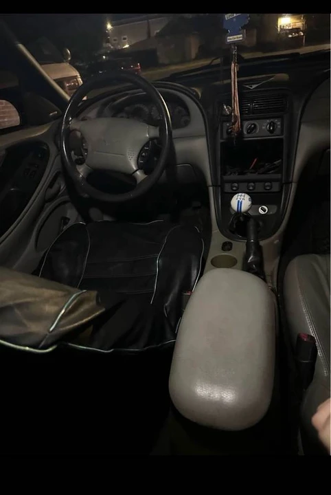 2001 Ford SN95 Mustang - Image 13 of 16