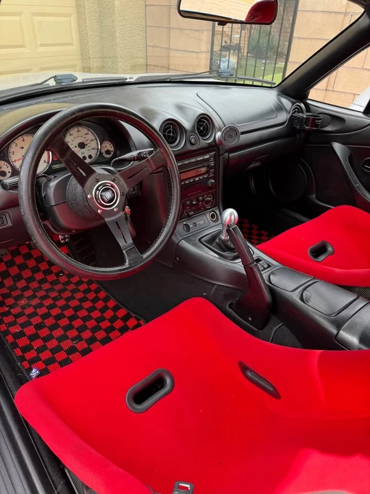 2001 Mazda NB MX-5 Miata - Image 5 of 10