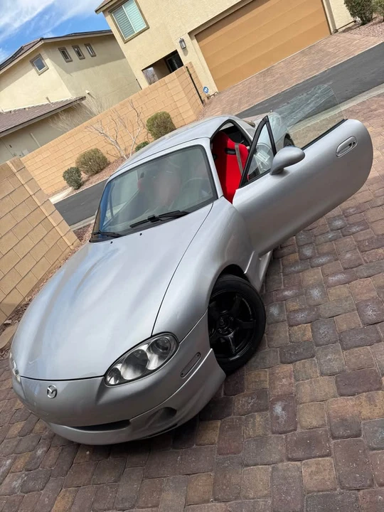 2001 Mazda NB MX-5 Miata - Image 9 of 10
