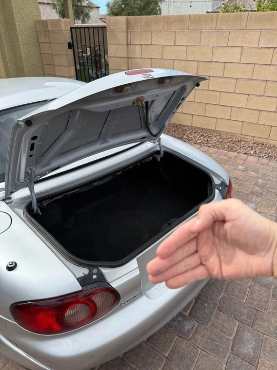 2001 Mazda NB MX-5 Miata - Image 8 of 10